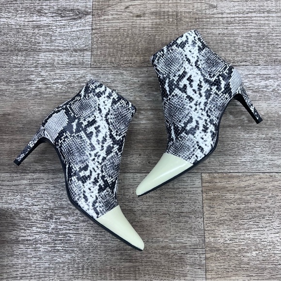 (AN-87) Rag & Bone Beha Boot in Black/ White Multi - Picture 2 of 4